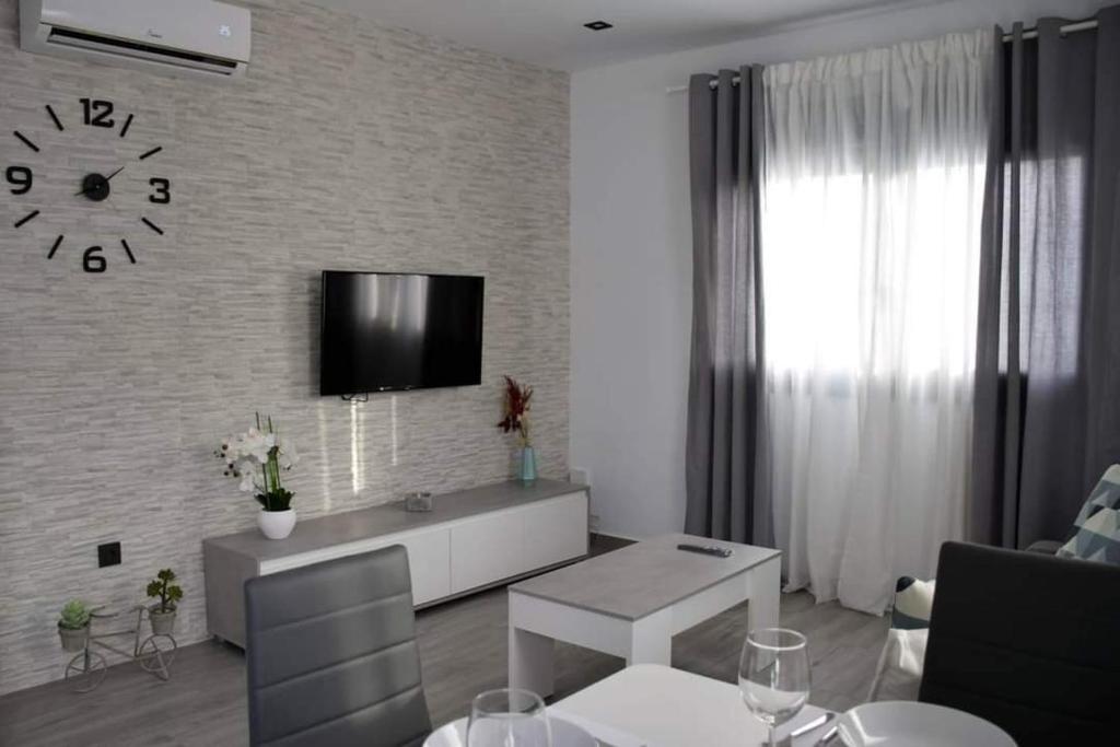 Alojamientos Lola, Suite con jacuzzi photo 4