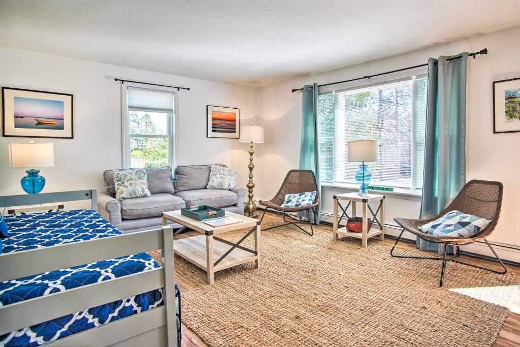 Updated Yarmouth Escape Near Swan Pond and Beaches! photo 2