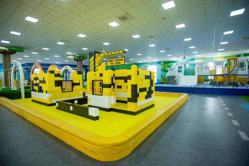 Khách sạn Hoàng Hùng