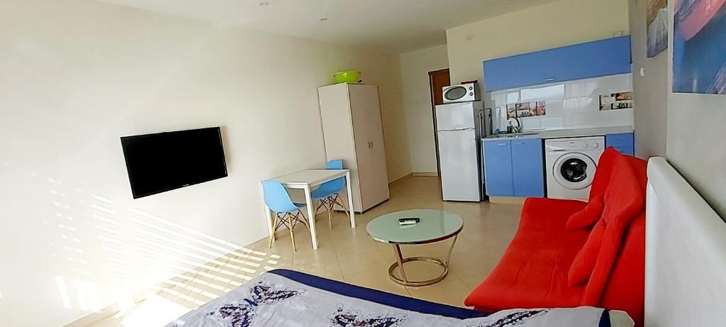 Sweet Honeymoon Apartment Tel Aviv Bat Yam 611 photo 4
