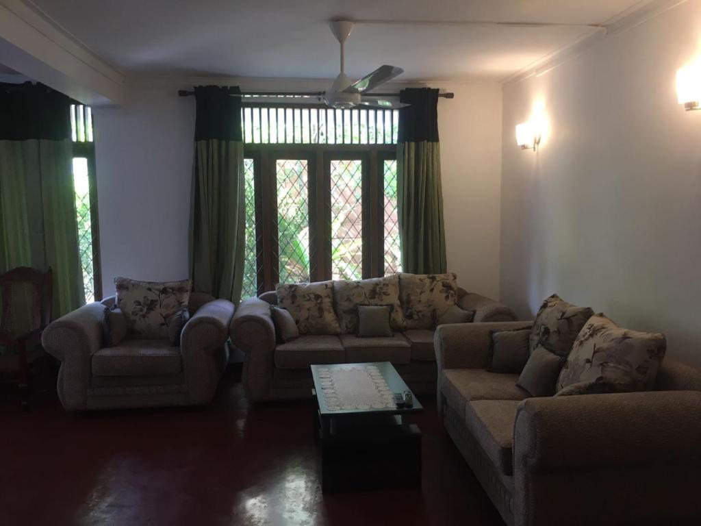 Central residence Rajagiriya-Entire House photo 2