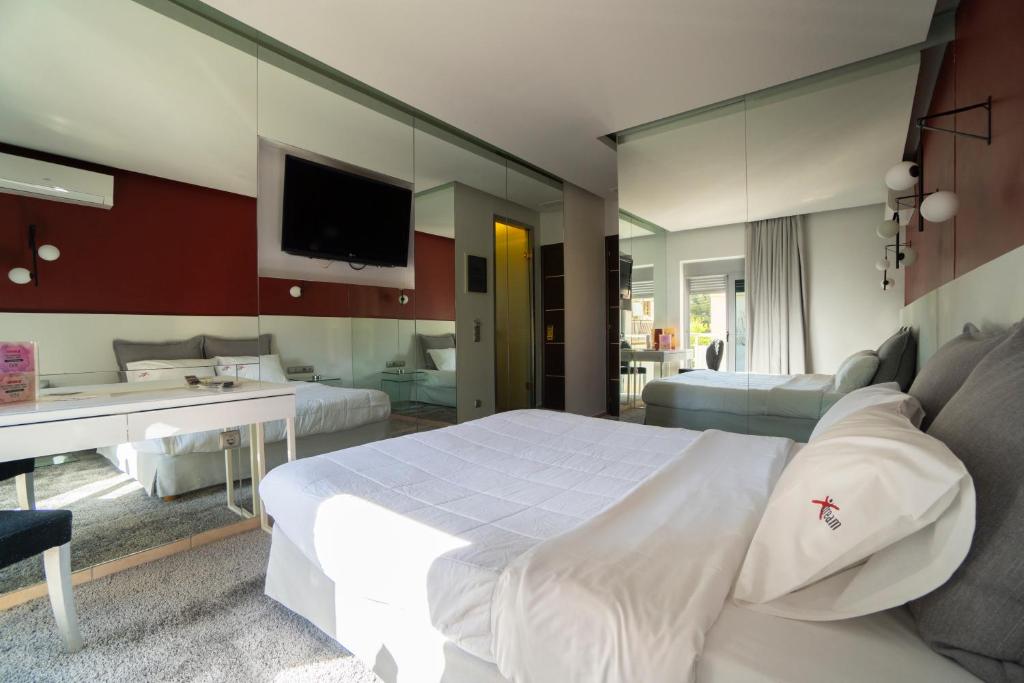 X Dream Hotel-Adults Only photo 3