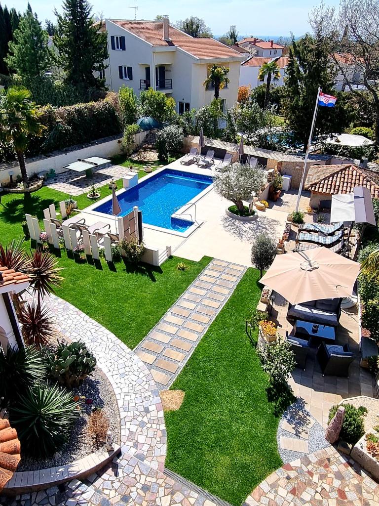 Apartment Villa Engel with Pool photo 2