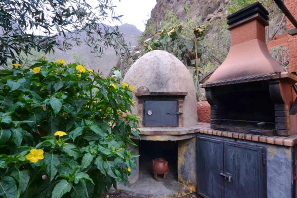 4 bedrooms house with enclosed garden and wifi at Ingenio photo 3