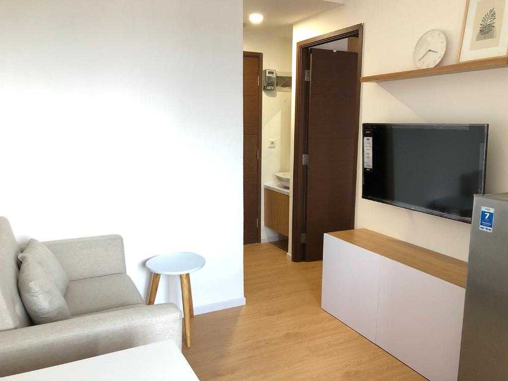 Zen Inspired 2-bedroom Apartment with Mountain City View photo 2
