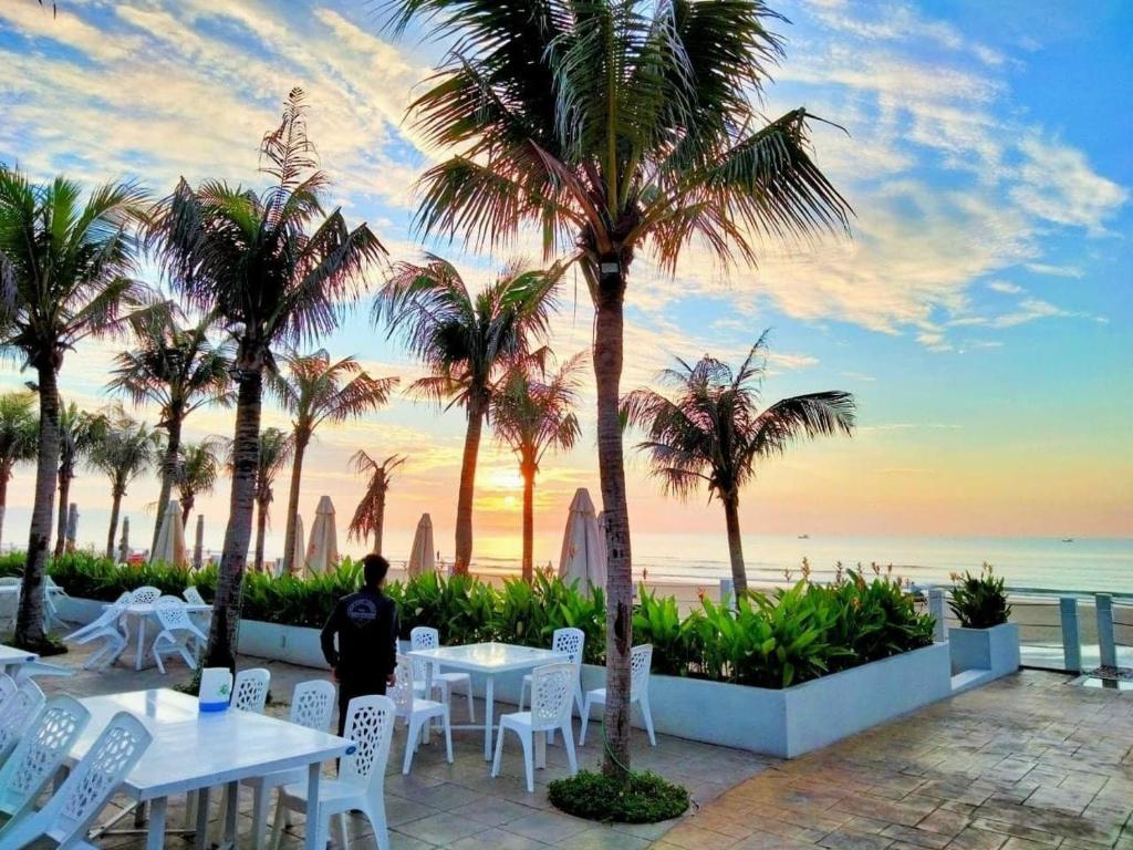 BLUE SAPHIRE RESORT,40M là biển