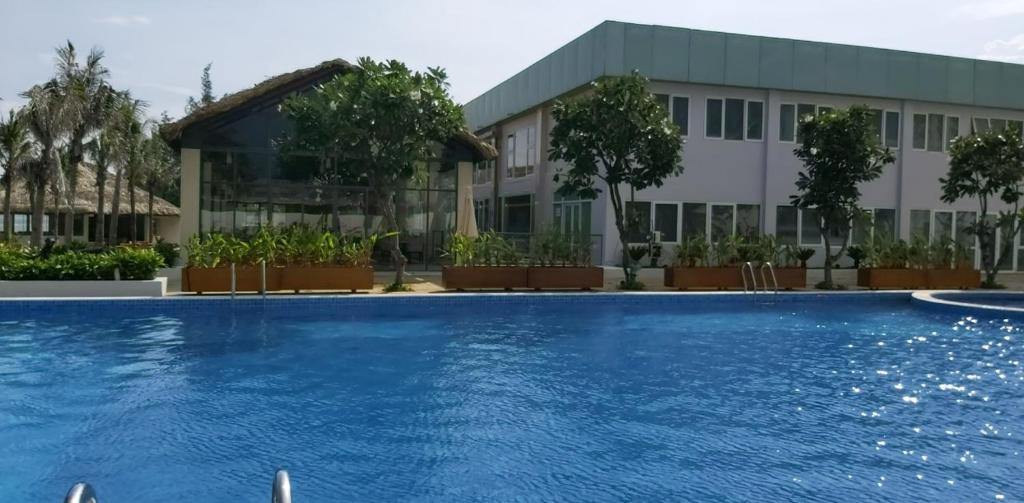 BLUE SAPHIRE RESORT,40M là biển