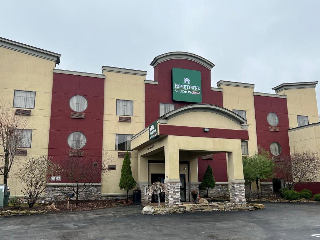 Hometowne Studios & Suites By Red Roof Washington image