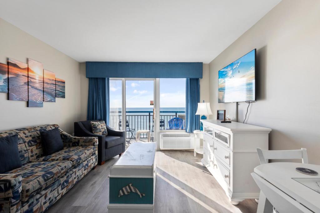 11-th Floor OcenView w Balcony cozy condo at Boardwalk Resort