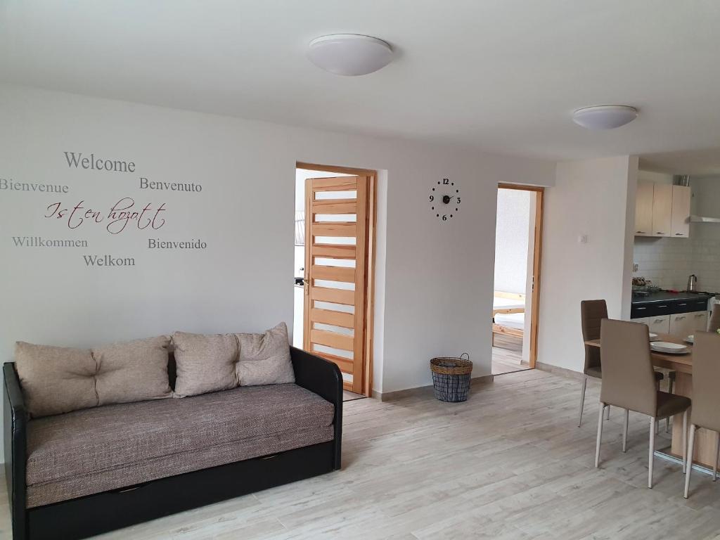 Família Apartman Cserkeszőlő photo 4