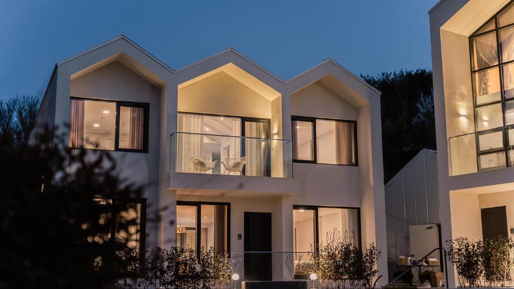 Albescent Poolvilla photo 2