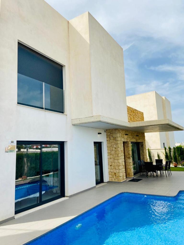 Luxury villa with private pool photo 2