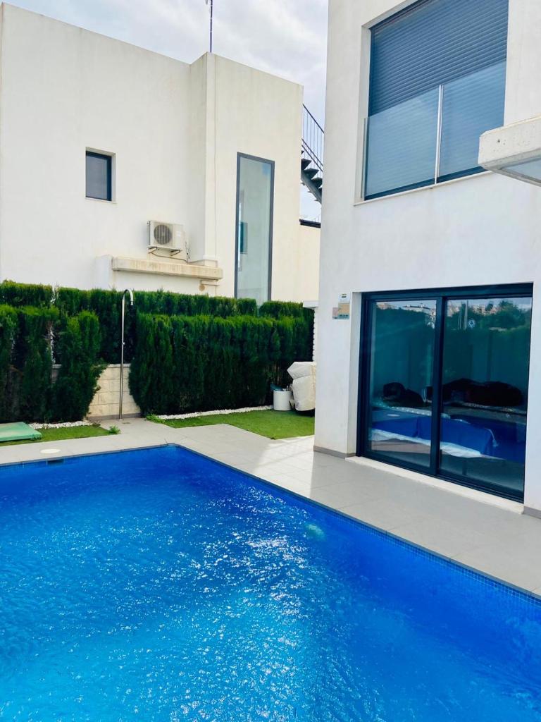 Luxury villa with private pool photo 4