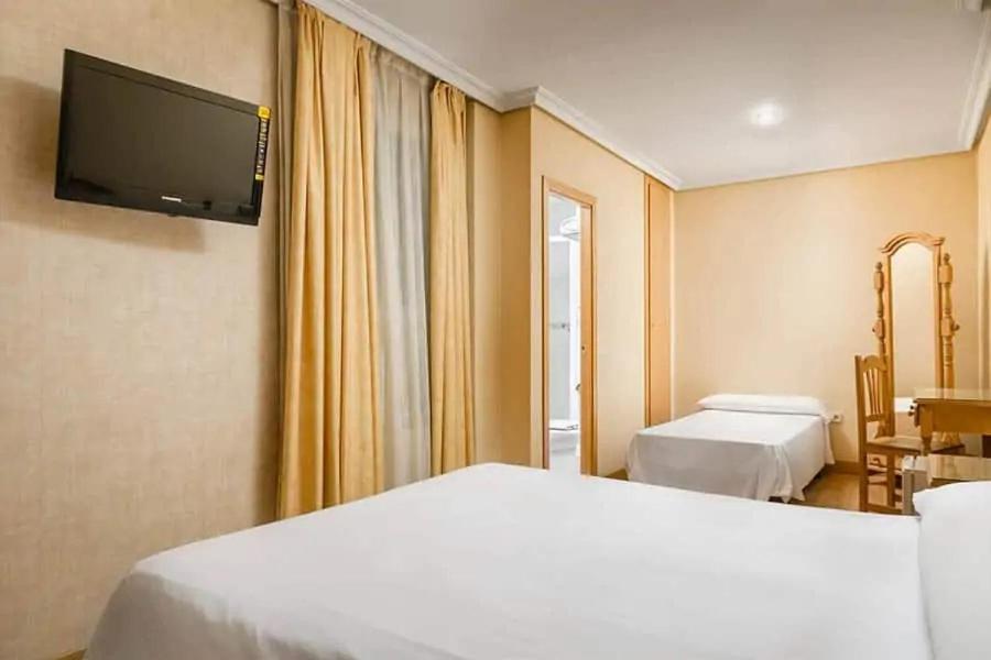 Hotel Madrid Río Room Type - Triple Family Room