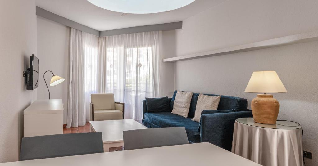 Apartamentos HG Tenerife Sur - Tap to explore photos