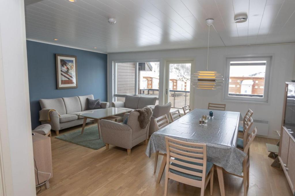 Four bedroom holiday cottage in Sirdal photo 1