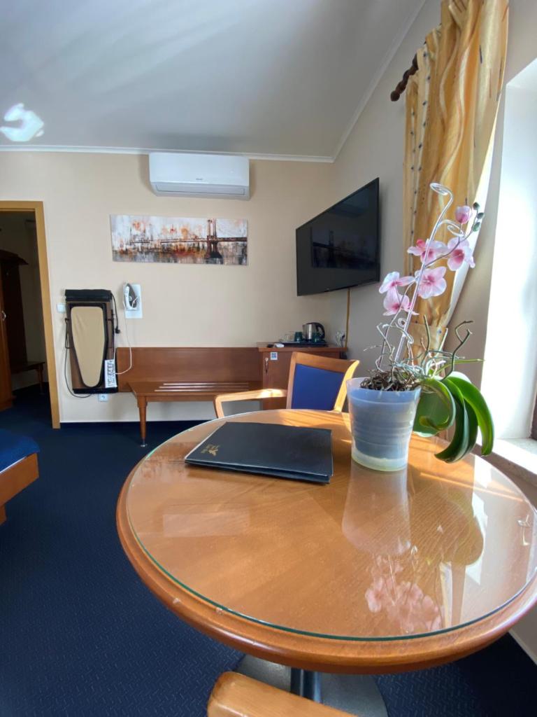 Zámecký Hotel Zlatý Orel photo 3