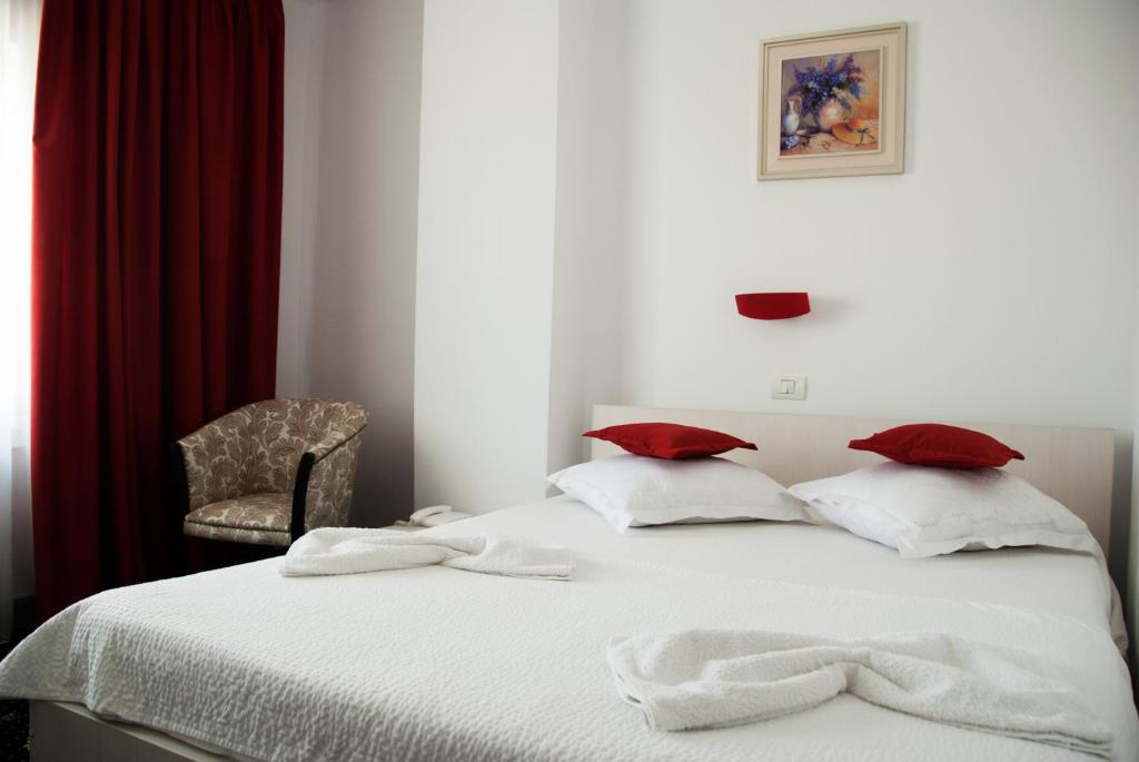 Hotel Cristian photo 2