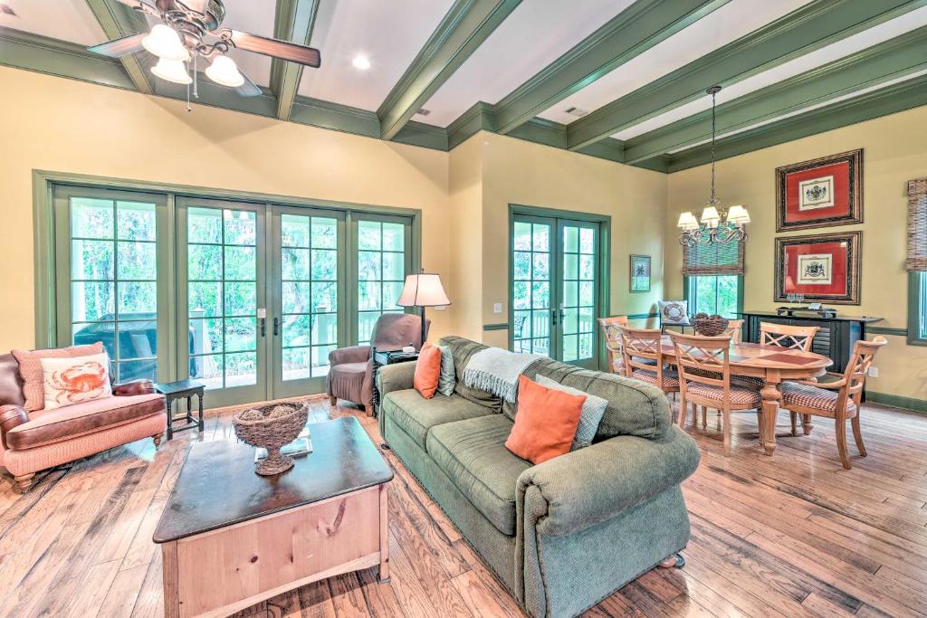 Chic Bluffton Cottage with Yard, 7 Mi to Beach! photo 3