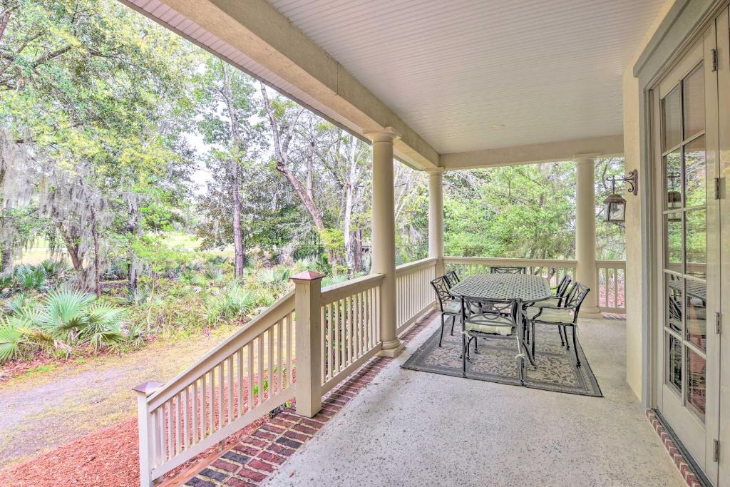 Chic Bluffton Cottage with Yard, 7 Mi to Beach! photo 2