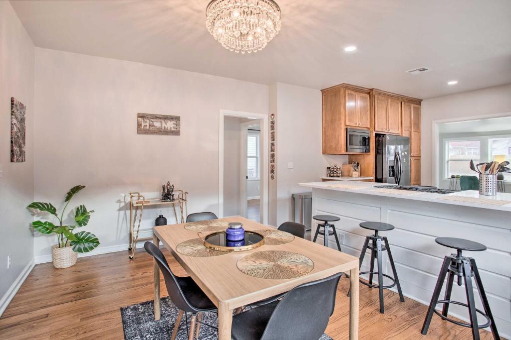 Charming Downtown Home with Updated Interior! photo 1