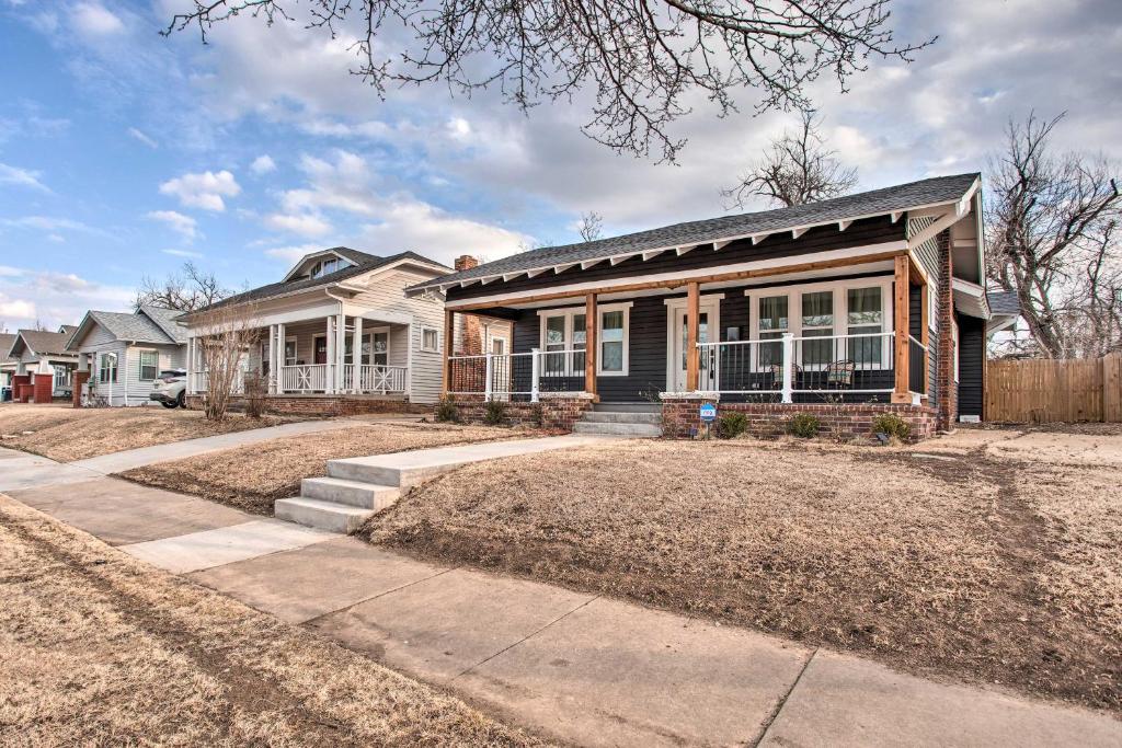 Charming Downtown Home with Updated Interior! photo 2
