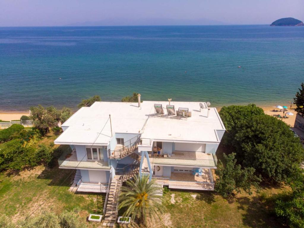 RHOMBUS by the sea photo 1