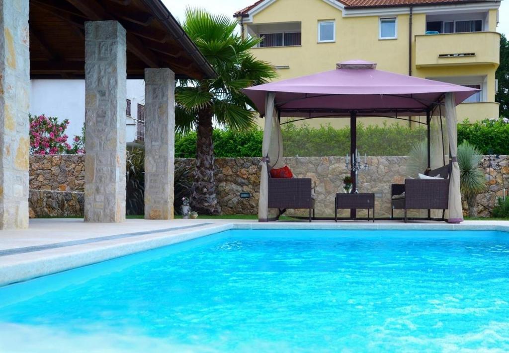 Holiday house Berna 2- with pool photo 4