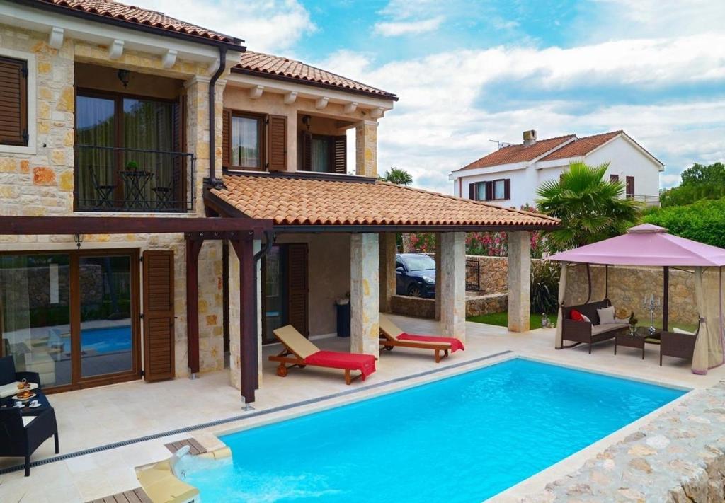 Holiday house Berna 2- with pool photo 1