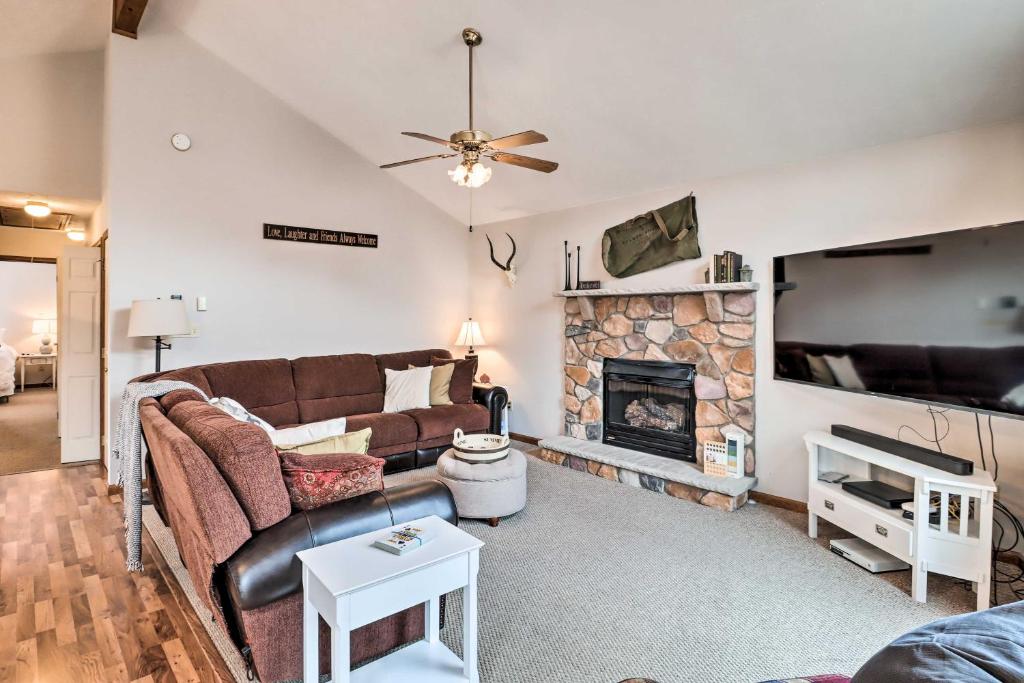 Albrightsville Cabin with Fire Pit Swim, Hike and Ski photo 3