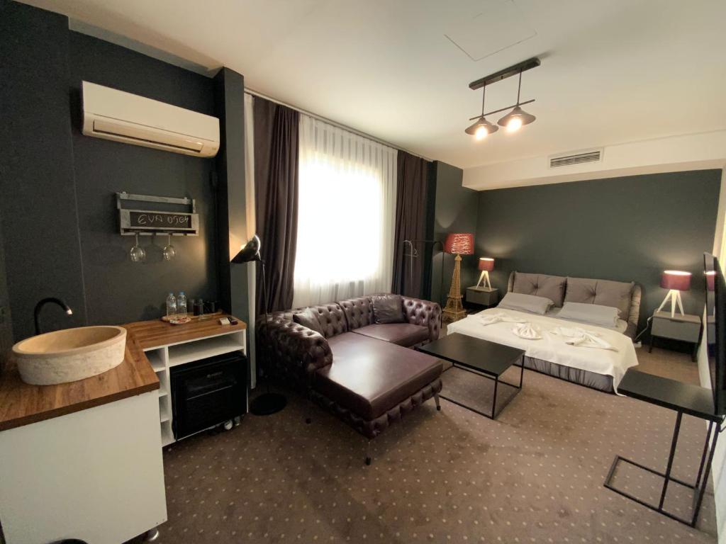 Eva Otel photo 1