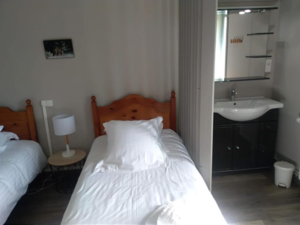 Logis Le Relais de Thézillieu photo 3