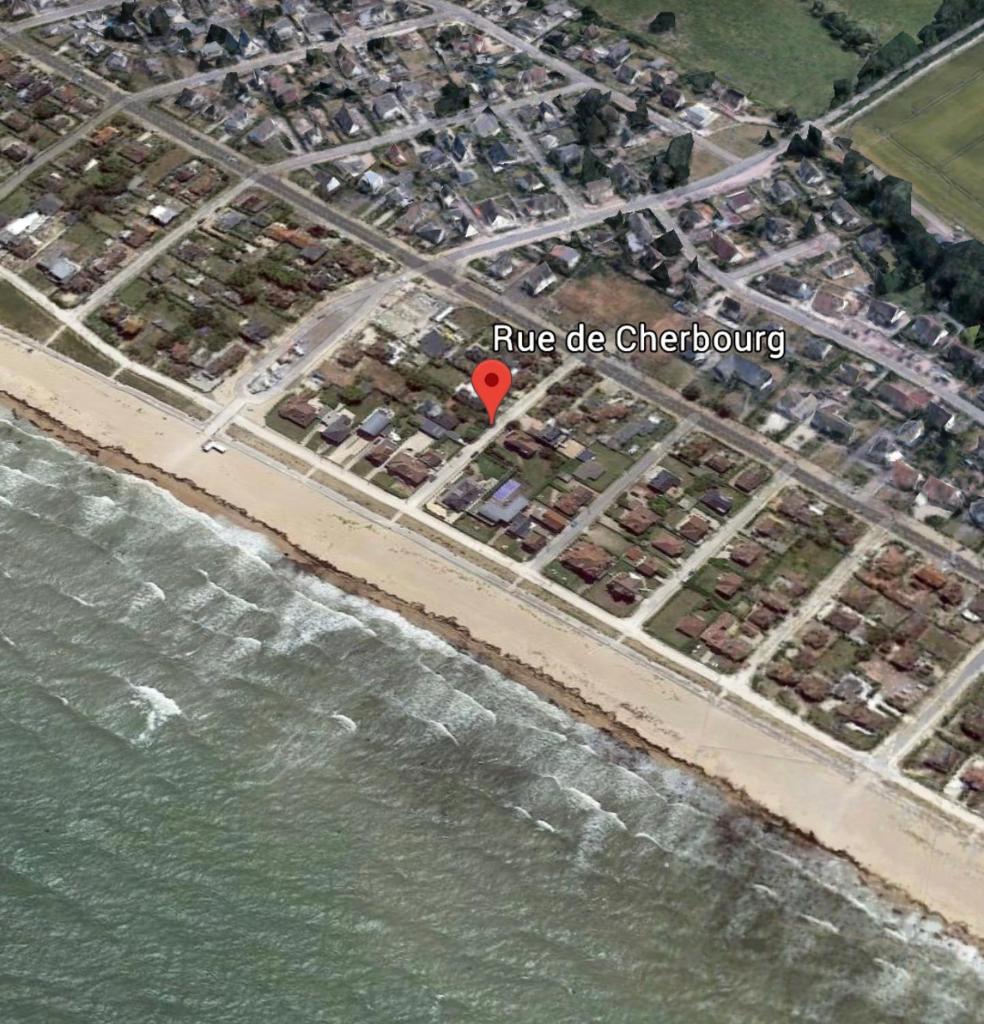 La plage au bout du jardin / Sword Beach cottage photo 1