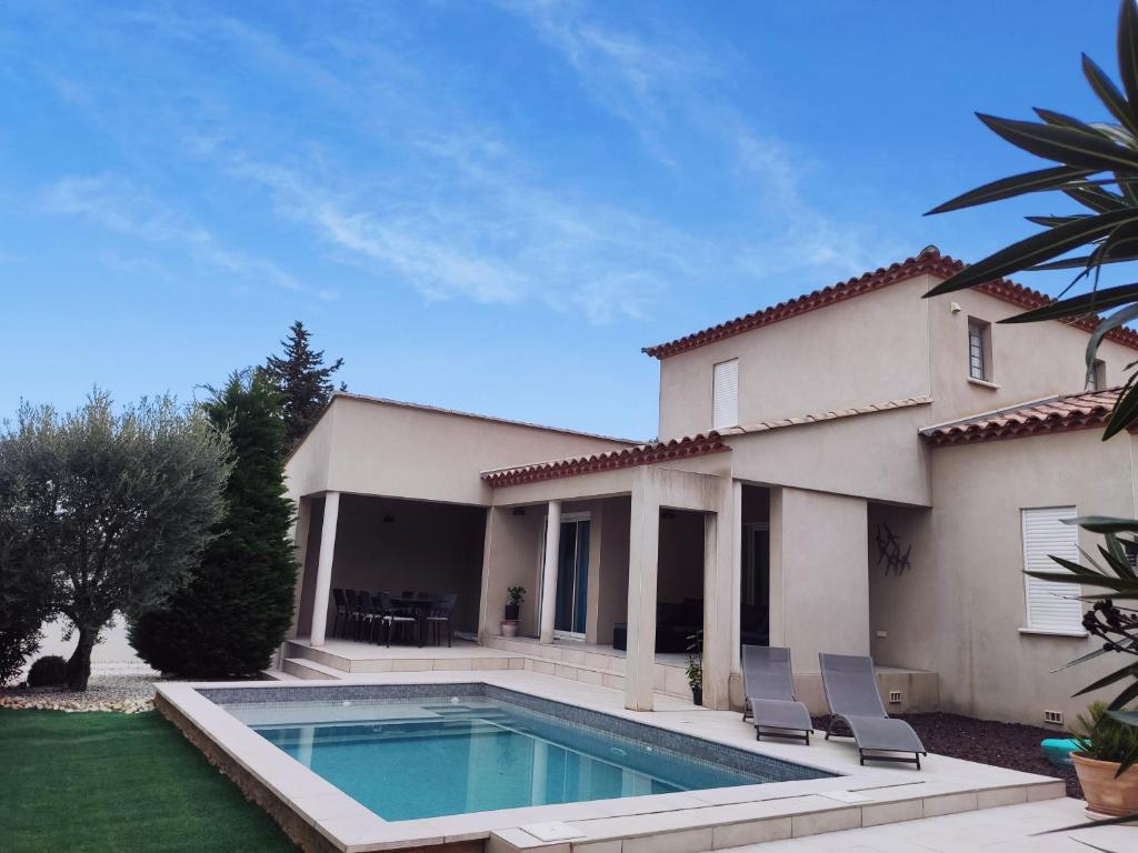 MAGNIFIQUE VILLA CONTEMPORAINE avec PISCINE photo 1