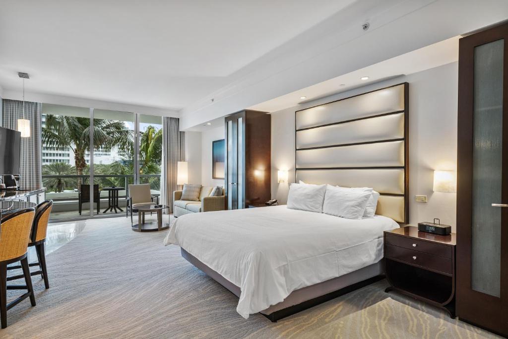 Junior Suite 2 At Sorrento Residences- Miami Beach 1 Bedroom Home by RedAwning image