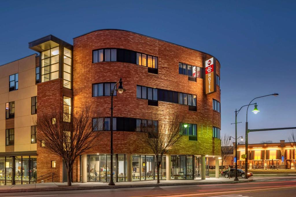 Best Western Plus Philadelphia Airport S. At Widener Univ. image