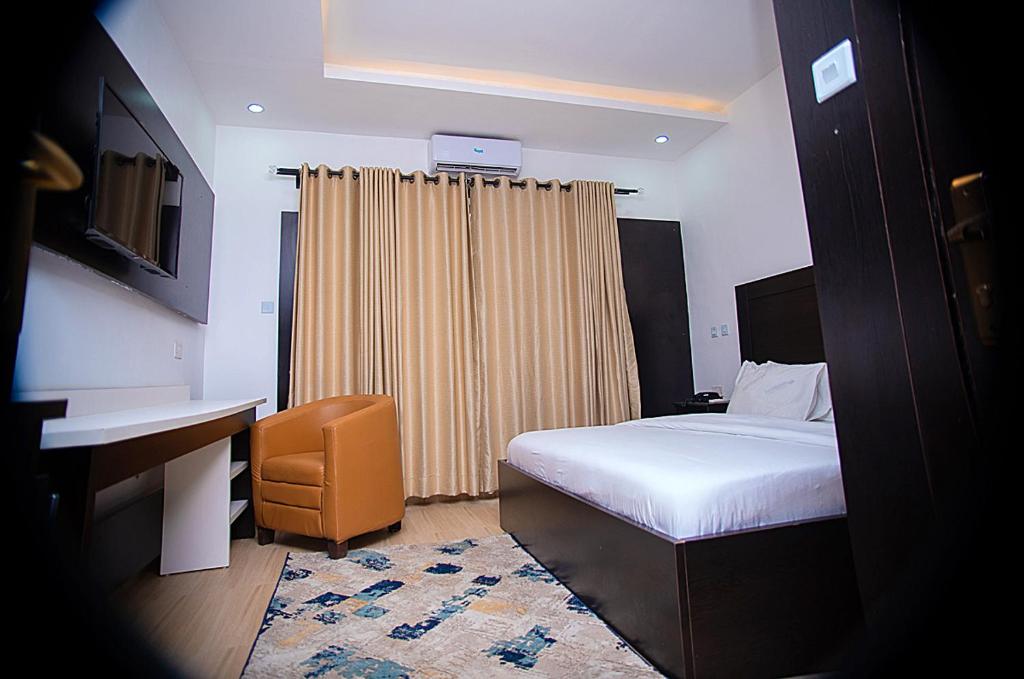 Hotel Capitol photo 4