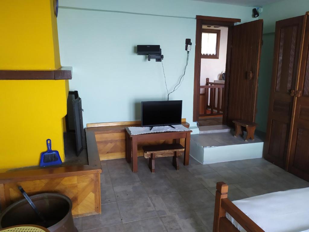 Triple studio apartment in Mylopotamos Beach photo 3