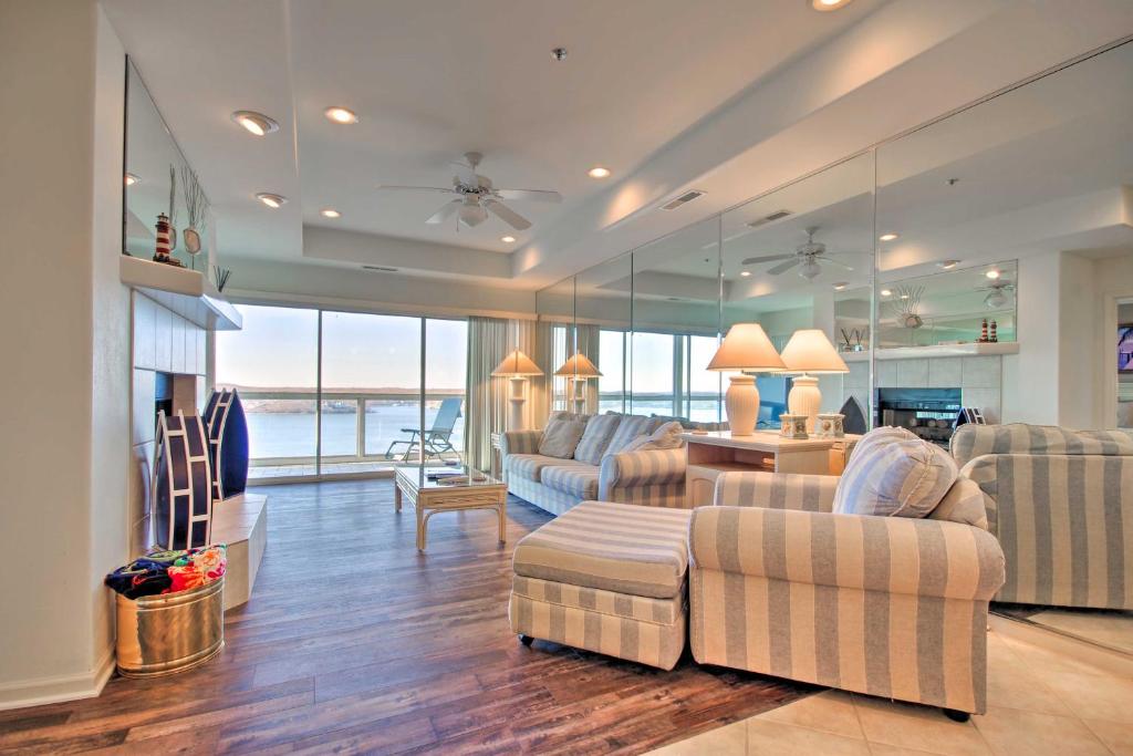 Lake Ozark Condo with Balcony and Water Views! photo 1