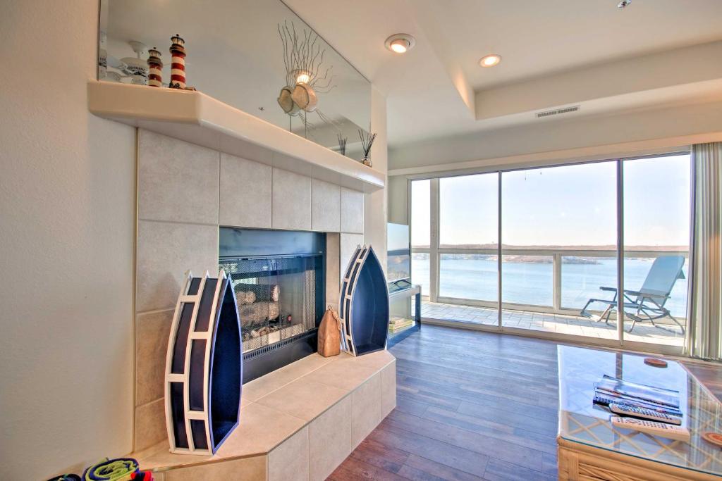 Lake Ozark Condo with Balcony and Water Views! photo 3