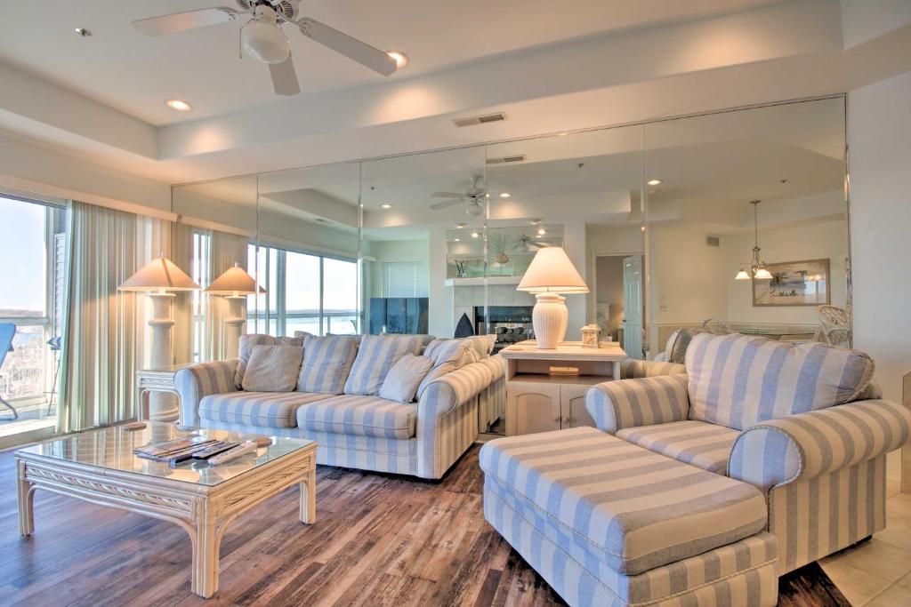 Lake Ozark Condo with Balcony and Water Views! photo 4