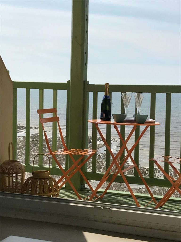 Le COURLIS vue panoramique sur la mer, balcons