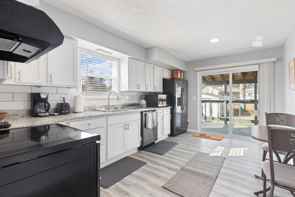 Entire Home Near MSU and Local Hospitals with Fast Wi-Fi & Dedicated Office photo 4