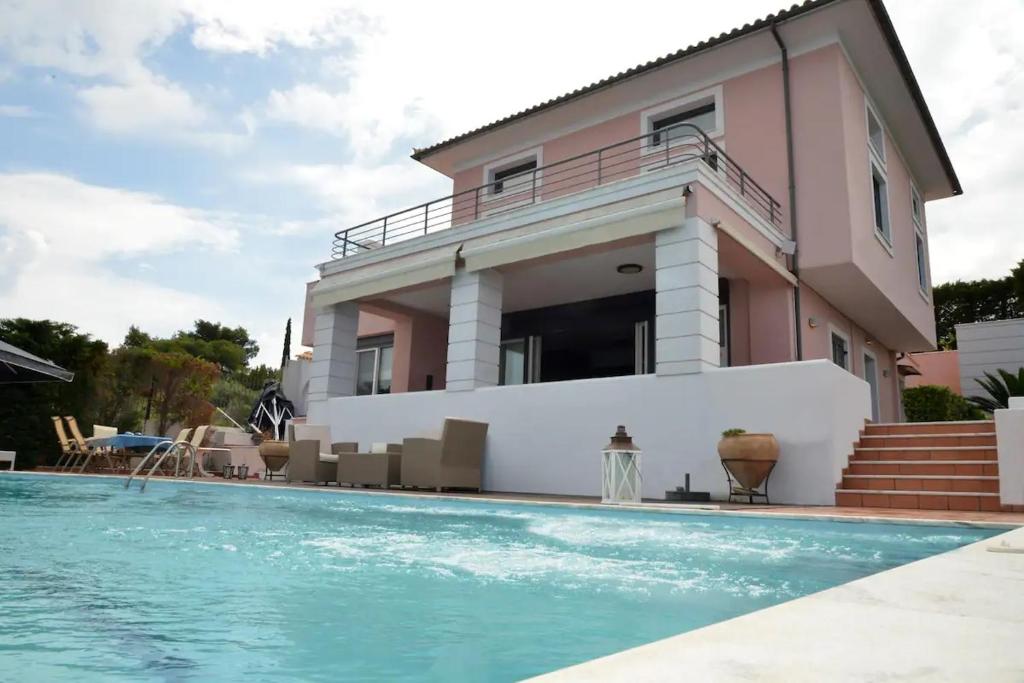 VILA AMALIA photo 1