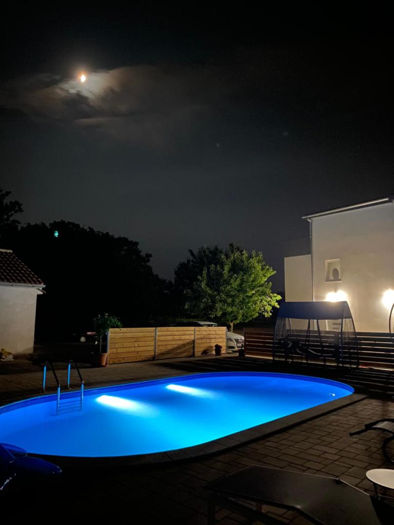 Holiday home “MARKO” with heated pool! photo 4