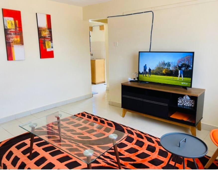 Lovely apartment near town with WiFi and parking photo 2