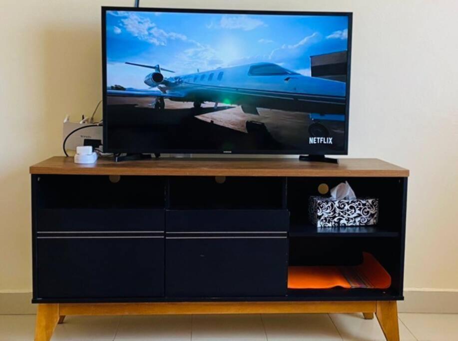 Lovely apartment near town with WiFi and parking photo 4