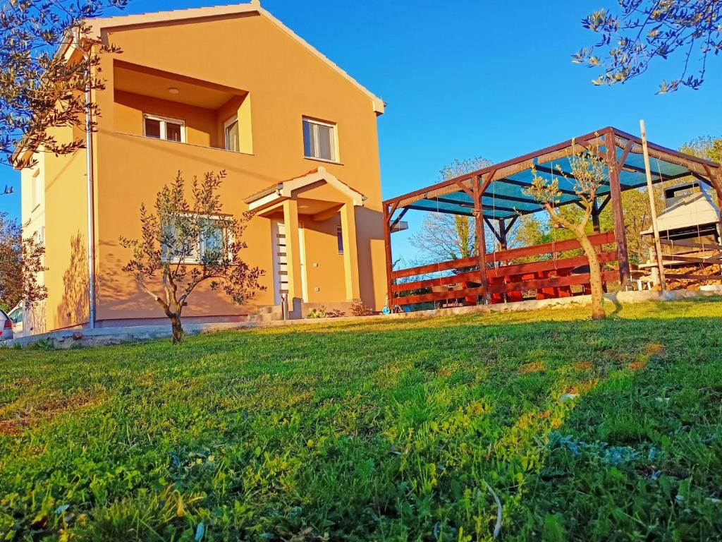 Holiday home Luka photo 1