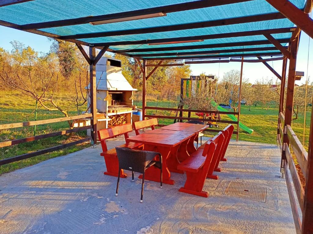 Holiday home Luka photo 4