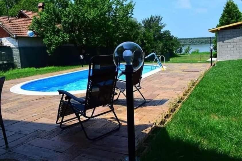 Private Lux Vila Mila with swimming pool by the Danube, sleeps 18 photo 3
